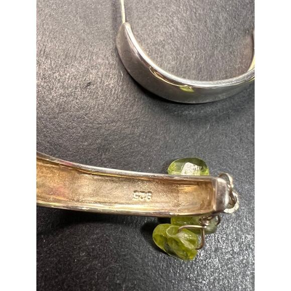 NEW peridot sterling silver crescent hoop earrings - Picture 4 of 16